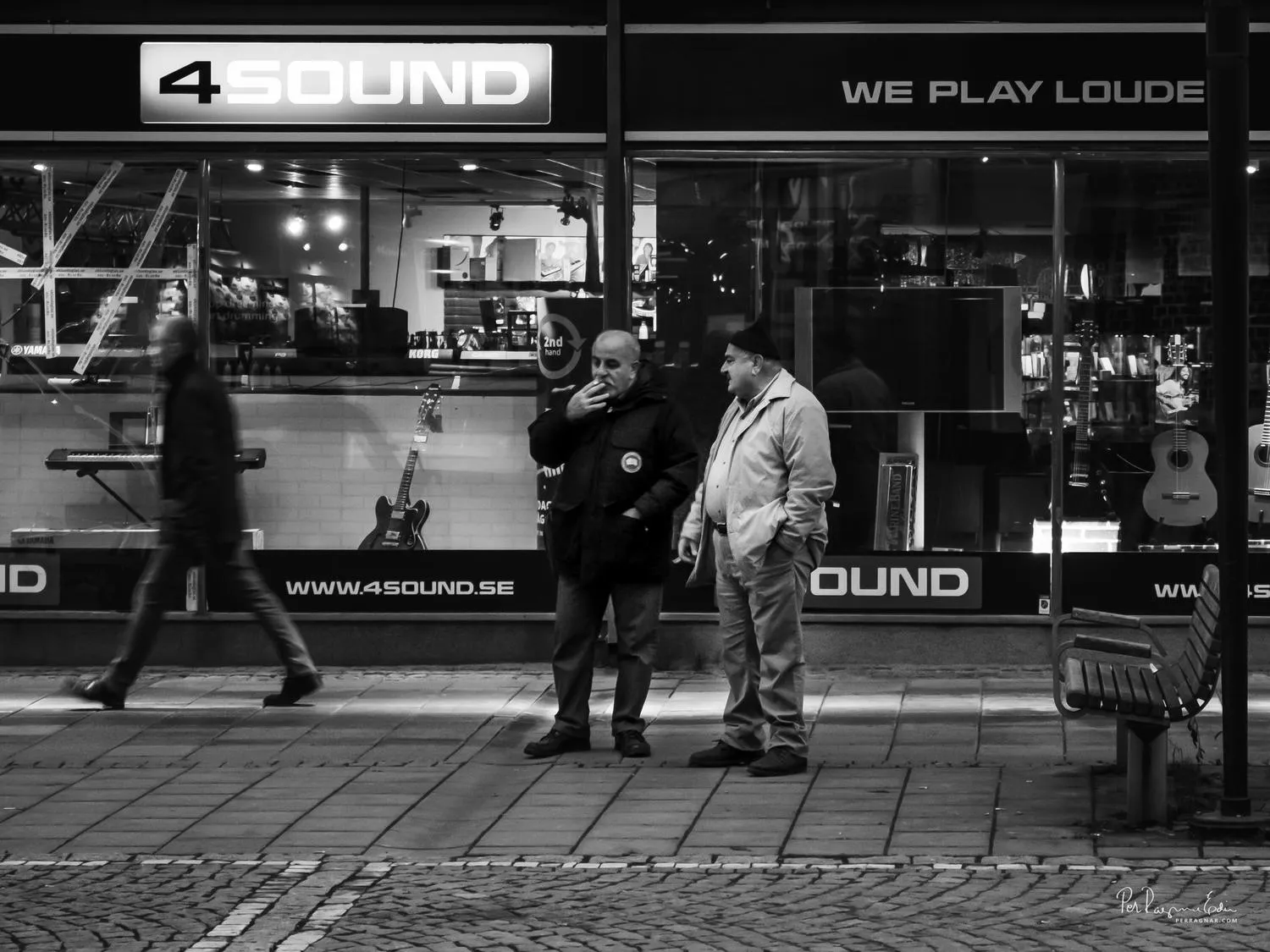 Street foto i svartvitt